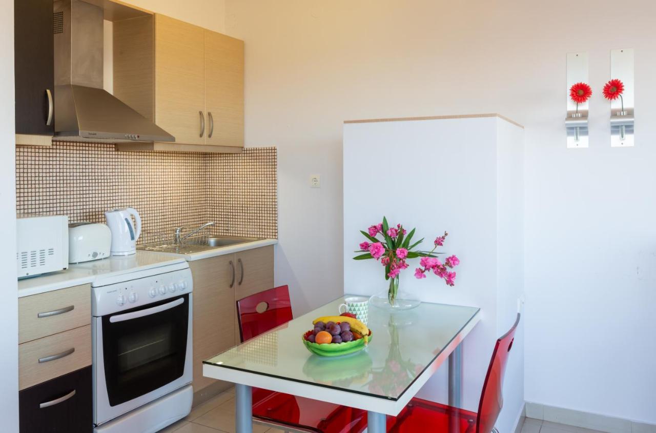 Caravella Luxury Apartments Palaiochora Ngoại thất bức ảnh