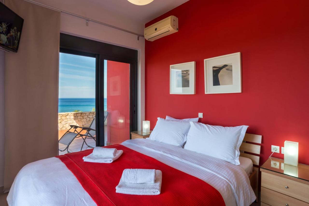 Caravella Luxury Apartments Palaiochora Ngoại thất bức ảnh