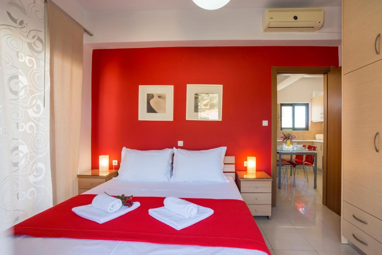 Caravella Luxury Apartments Palaiochora Ngoại thất bức ảnh