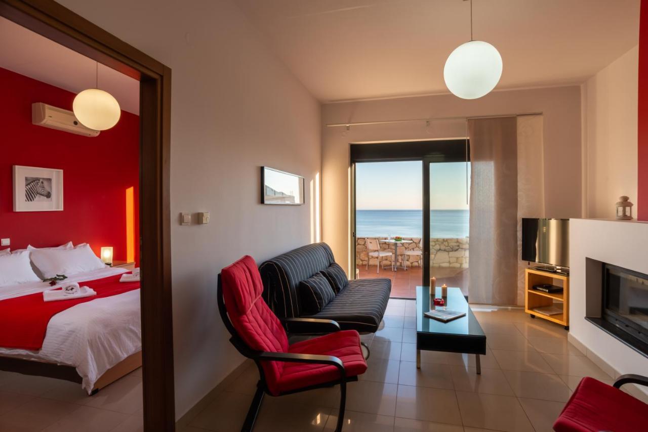Caravella Luxury Apartments Palaiochora Ngoại thất bức ảnh