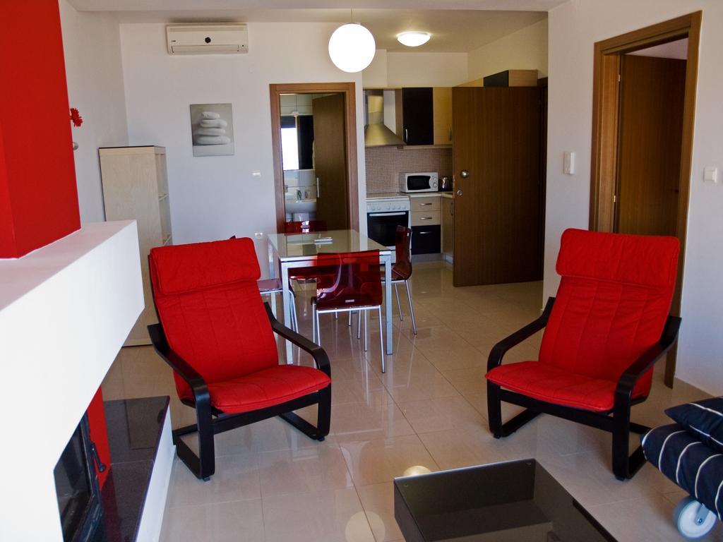 Caravella Luxury Apartments Palaiochora Ngoại thất bức ảnh