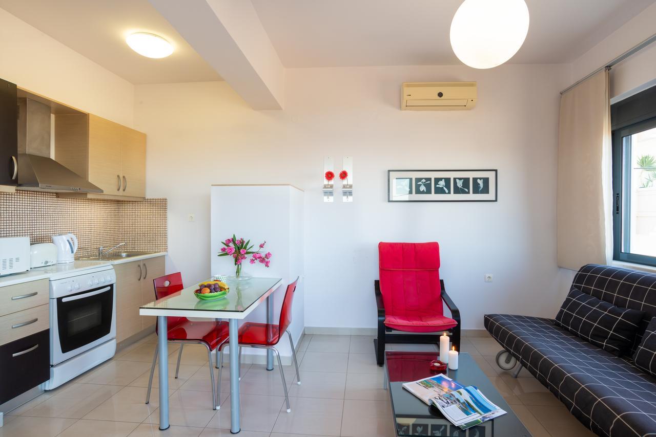 Caravella Luxury Apartments Palaiochora Ngoại thất bức ảnh