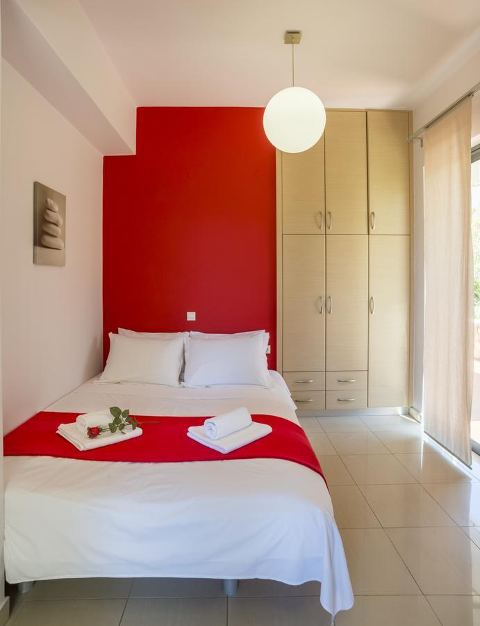 Caravella Luxury Apartments Palaiochora Ngoại thất bức ảnh