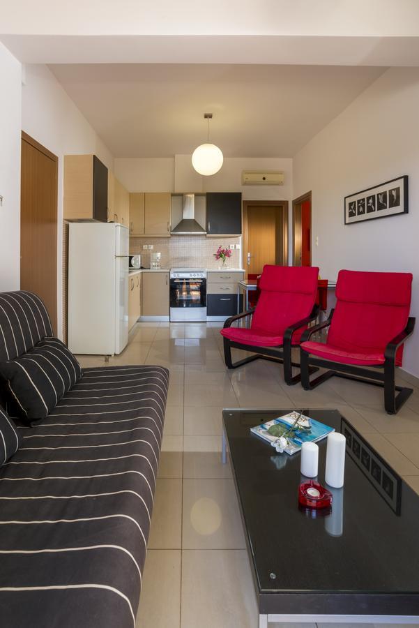 Caravella Luxury Apartments Palaiochora Ngoại thất bức ảnh